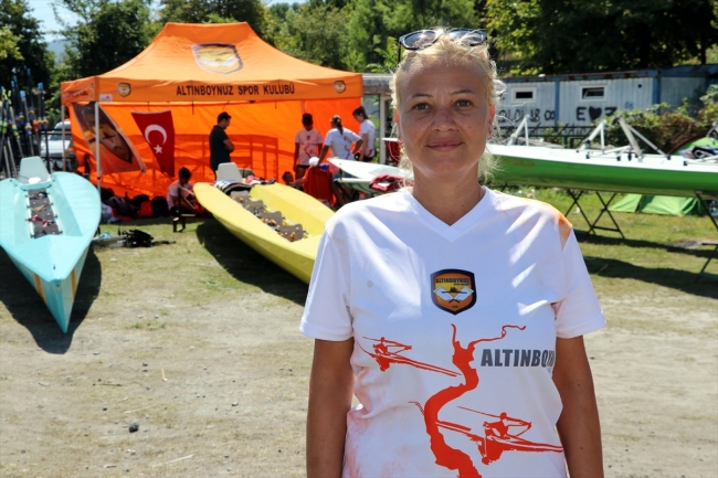 Kürek sporu yapan kızından etkilendi, kulübün lisanslı sporcusu oldu